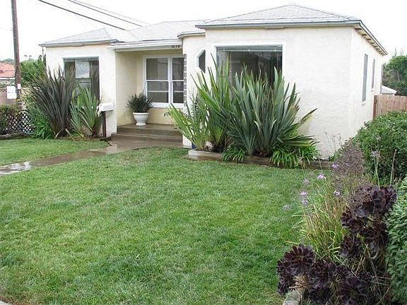 2nd image of 3654 Oliphant St