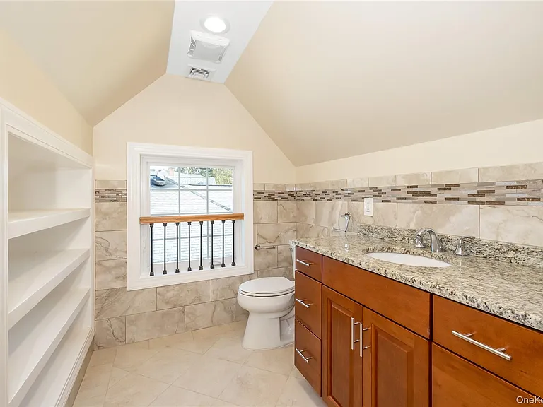 16 Grand Blvd — Photo 25