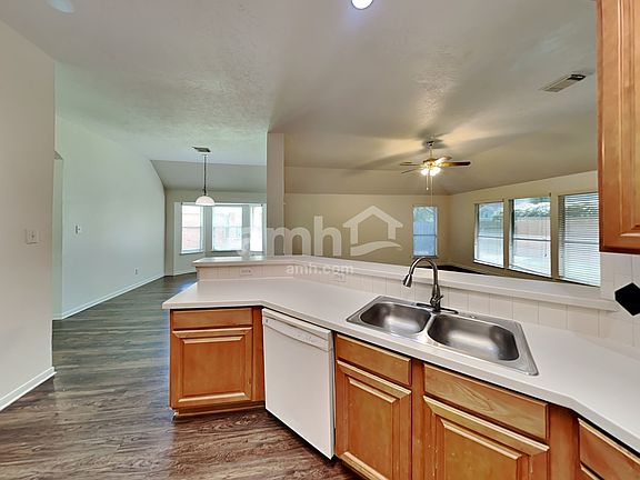 4th image of 802 Cherry Blossom Dr