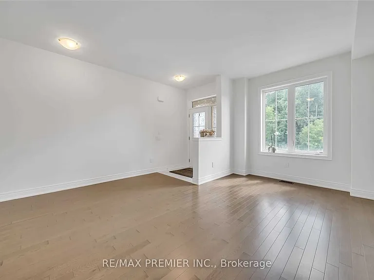 220 Seaview Hts — Photo 4
