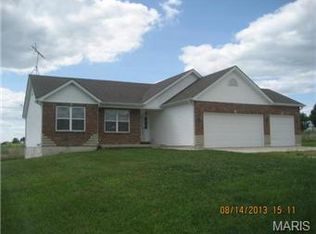 9 Green Oaks Ln, Troy, MO 63379
