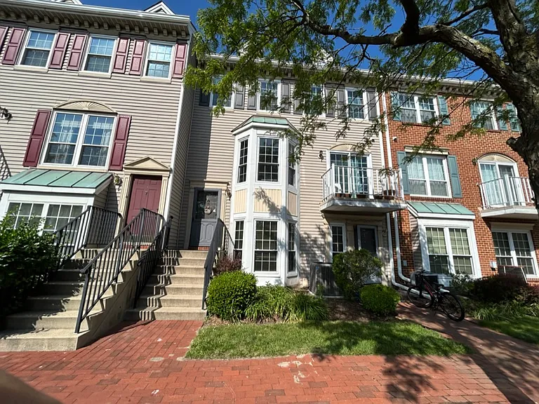 4 Juniper St — Photo 1