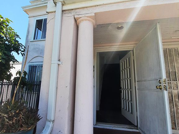 3rd image of 3510 White House Pl #3512