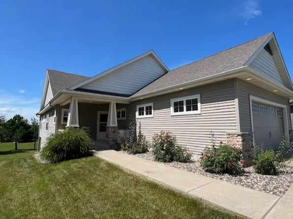 5403 Cinnamon Point, Mayer, MN 55360