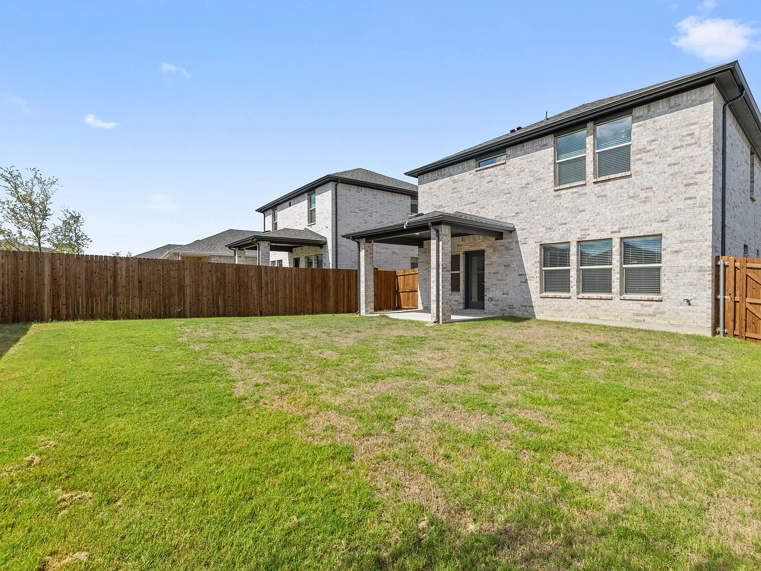 3 bed, 1948 sqft, $2,500 — Photo 4