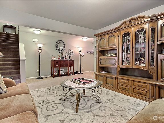 4th image of 2114 187th Street Ct E