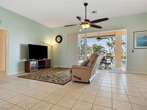 5th image of 4306 SW 20th Ave