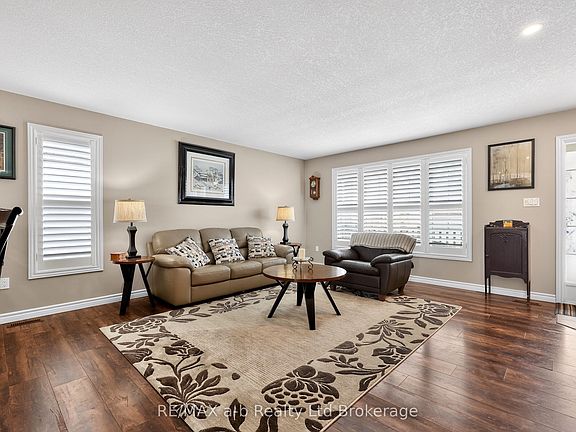 3rd image of 87 Walker Rd