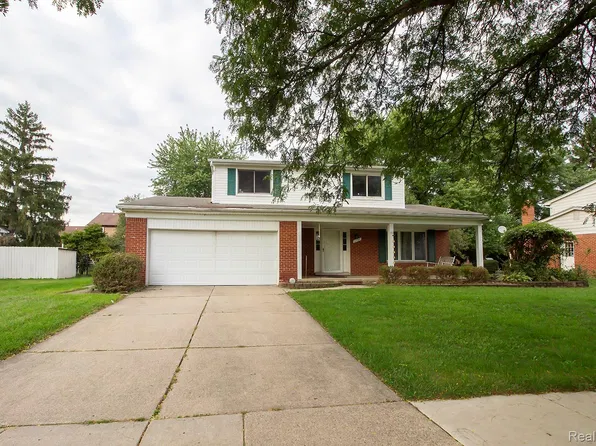 2797 English Dr, Troy, MI 48085
