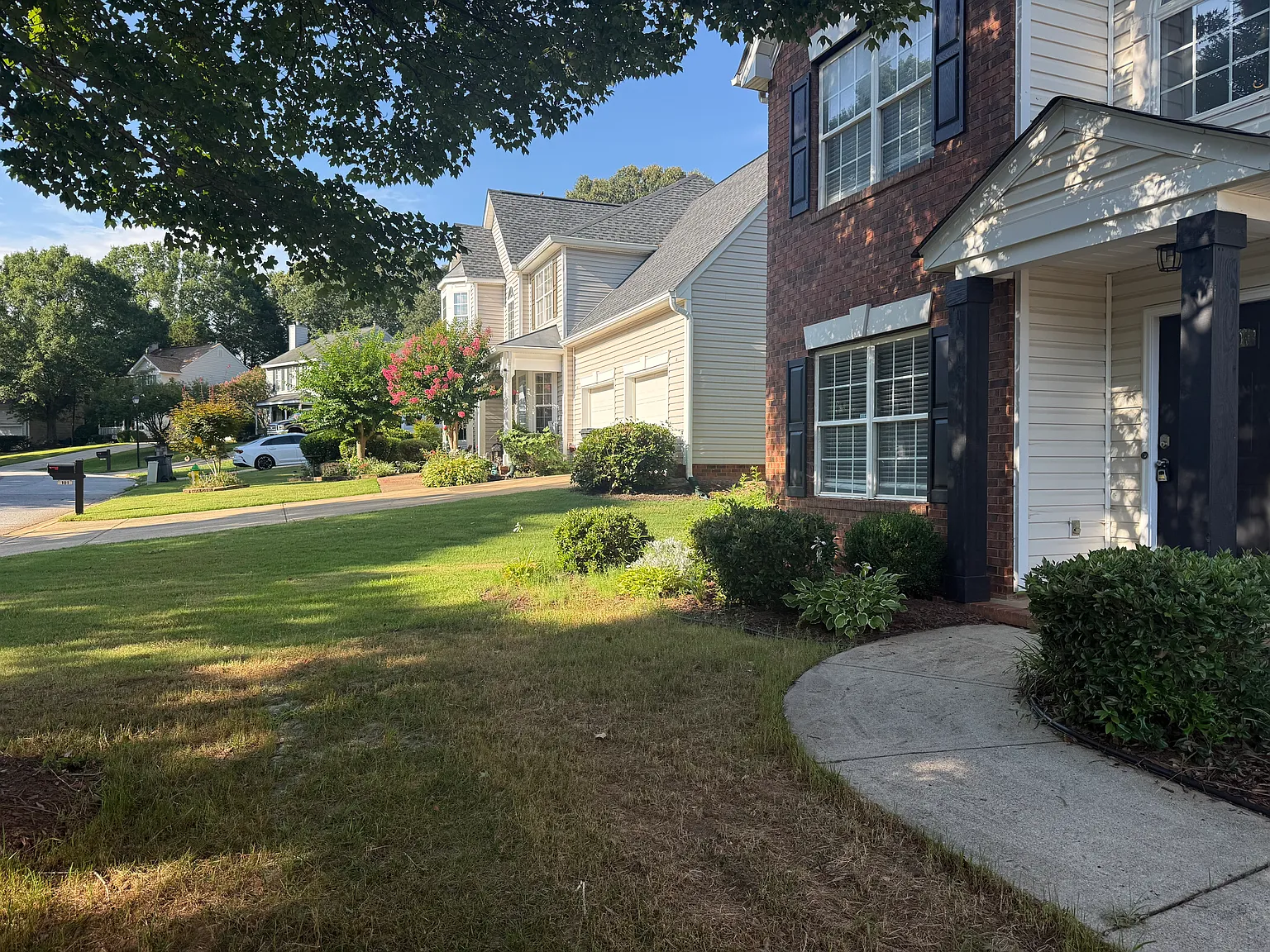 105 Sandy Ln — Photo 2