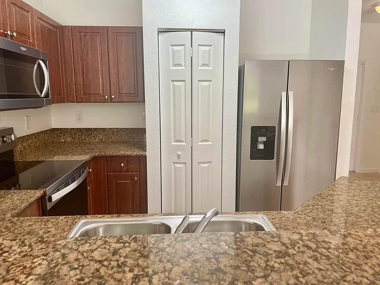 5176 SE Mariner Garden Cir — Photo 4