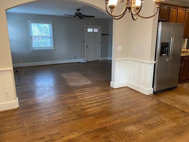 4 bed, 2500 sqft, $1,600 — Photo 3