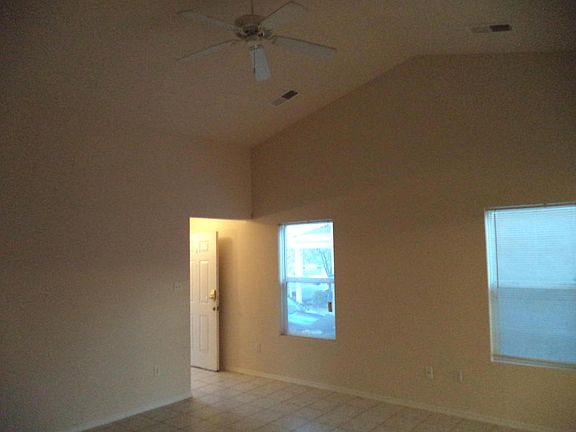 5th image of 10719 Pueblo Pl NW