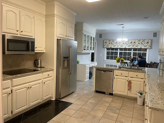 4th image of 129 Cypress Lake Blvd S