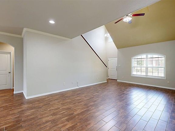 5th image of 108 Richards St