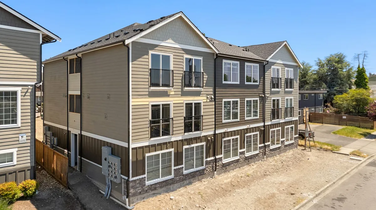 Building Photo - 4045 Puget