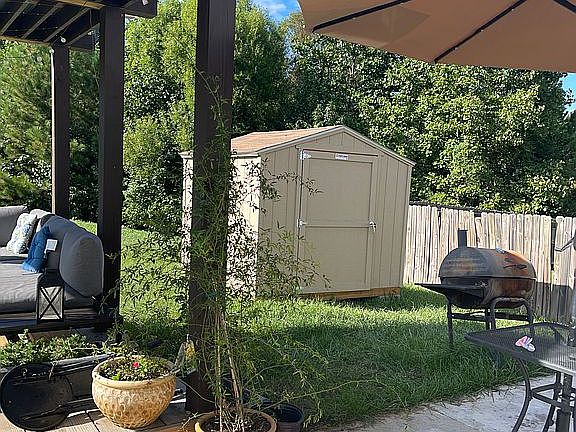 5th image of 214 Timberwood Dr