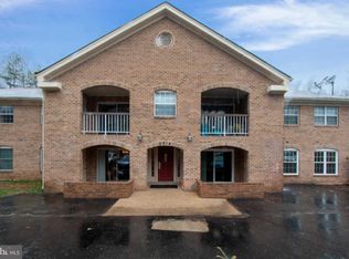 5914 Cove Landing Rd APT 204, Burke, VA 22015