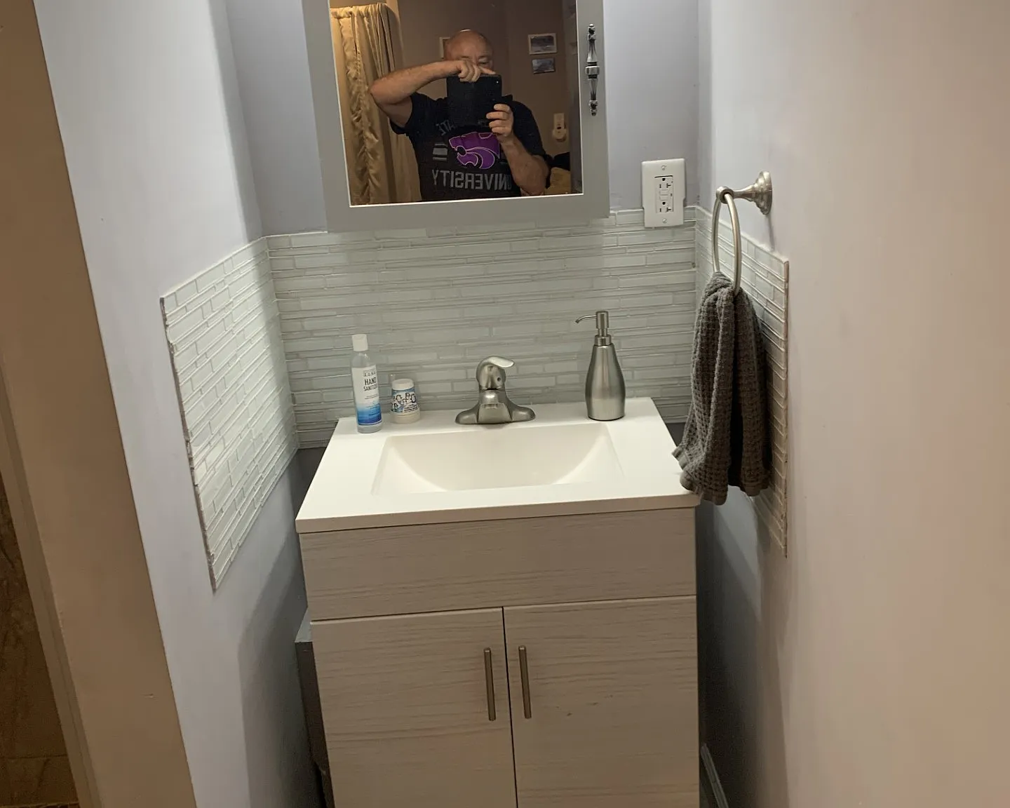 1 bed, 800 sqft, $1,300 — Photo 1
