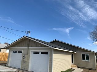 303 N 10th St #A, Selah, WA 98942