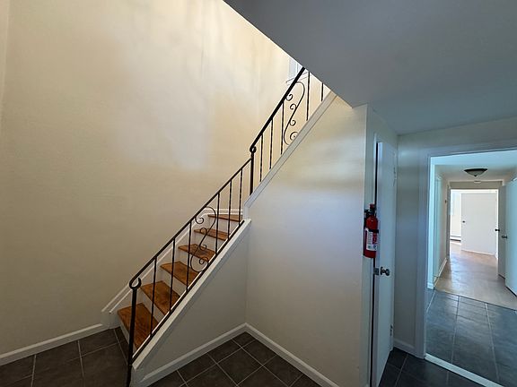 2nd image of 40 Whitestone Rd