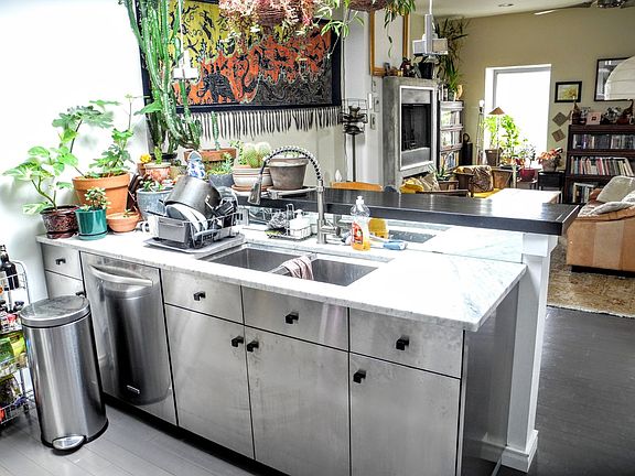 5th image of 2241 Fitzwater St #3