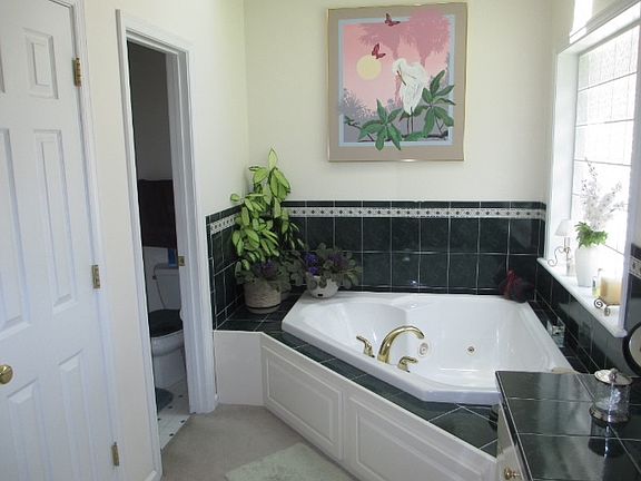 5th image of 108 Ivy West Drive