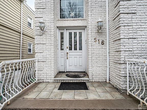 2nd image of 514 Schuyler Ave