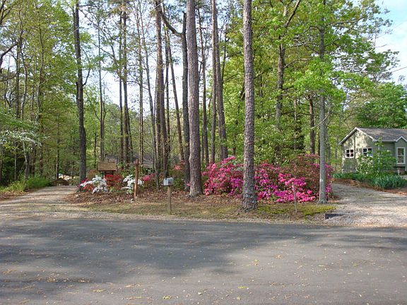 2nd image of 224 Hemlock Ln