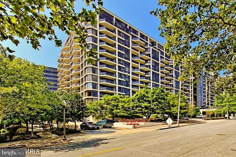 1st image of 1530 Key Blvd APT 225