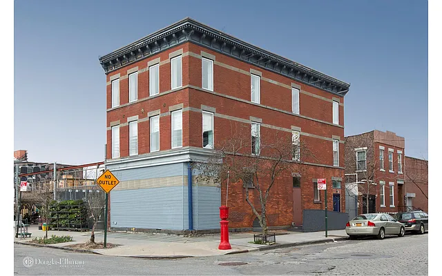 Sold by Douglas Elliman | media 15