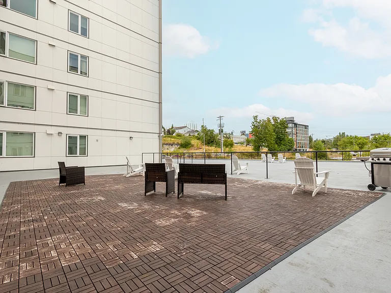 Jefferson Yards Apartments — Photo 31