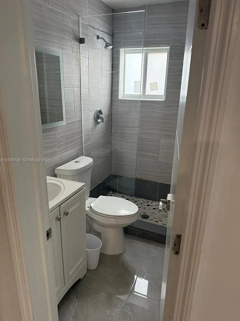 2201 Greene St — Photo 2