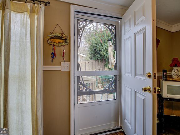 4th image of 141 Andrea Cir