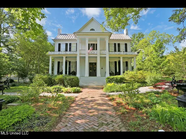 138 E Fulton St, Canton, MS 39046