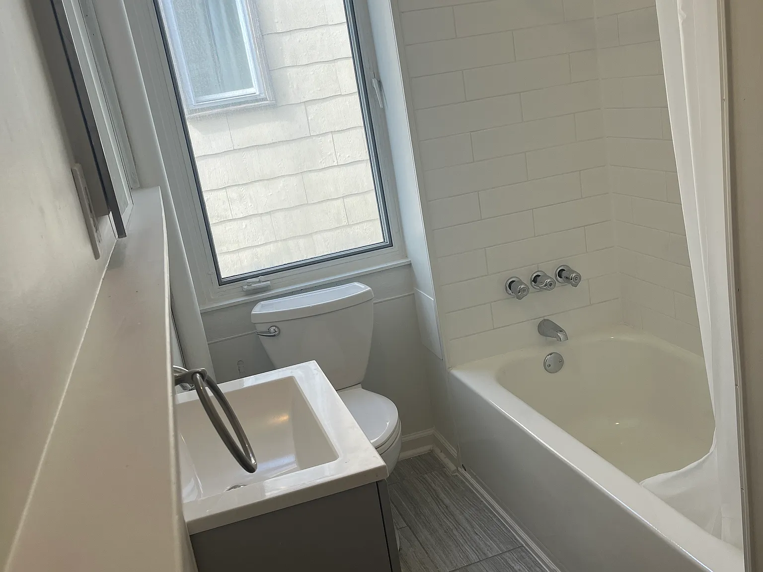 4 bed, 1400 sqft, $585 — Photo 4