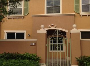 633 SW 107th Ave, Pembroke Pines, FL 33025