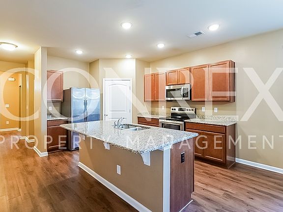 5th image of 221 Autumn Terrace Ln