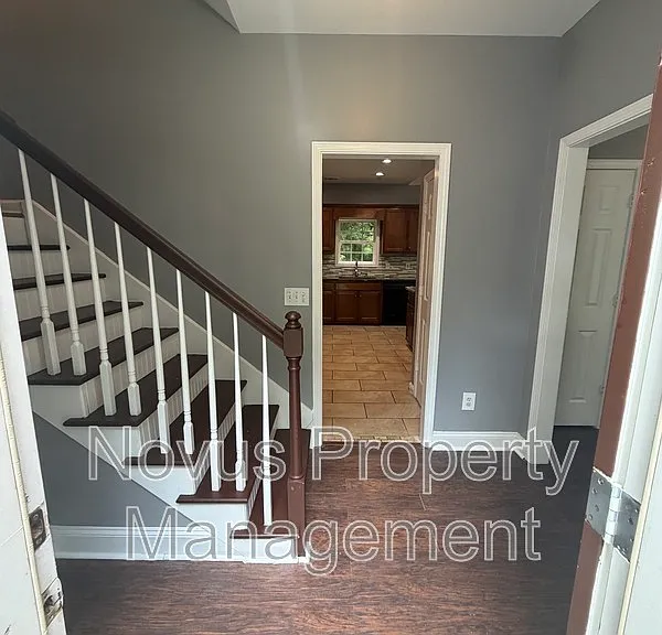 214 Farmington Trce — Photo 4