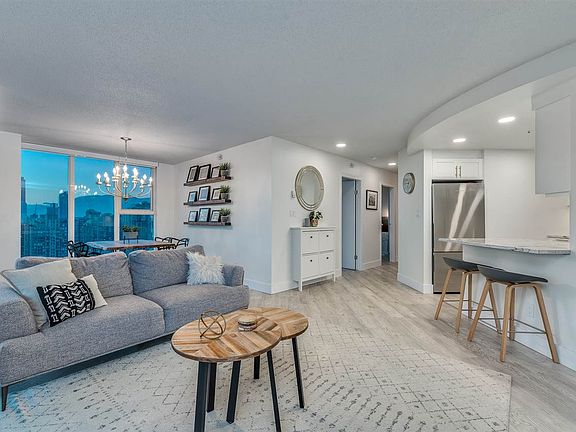 4th image of 1009 Expo Blvd #3503