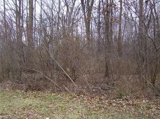 601 Parkview Dr, Sheffield Lake, OH 44054