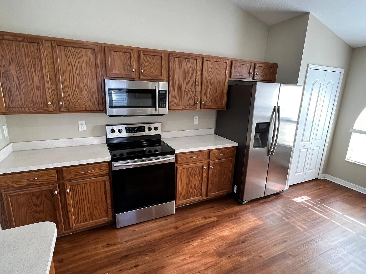 3 bed, 1750 sqft, $2,150 — Photo 4