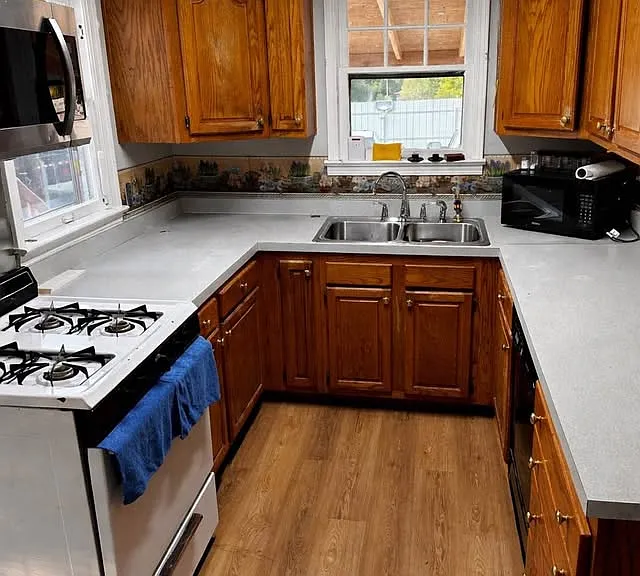 1315 Holly Ave — Photo 4