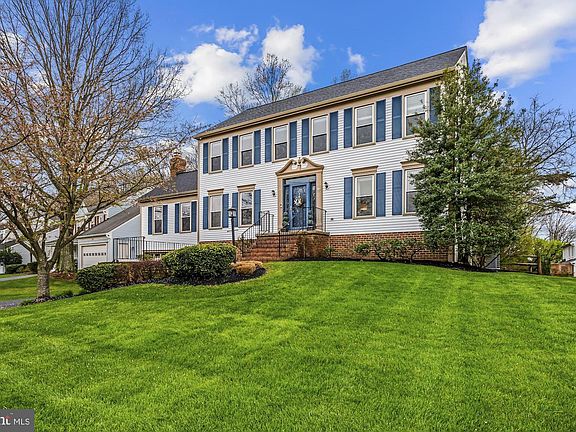 2nd image of 6035 Forest Run Dr