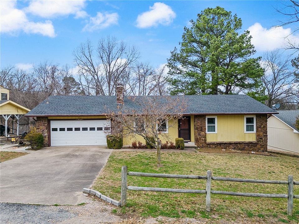 1st image of 19 Elizabeth Dr