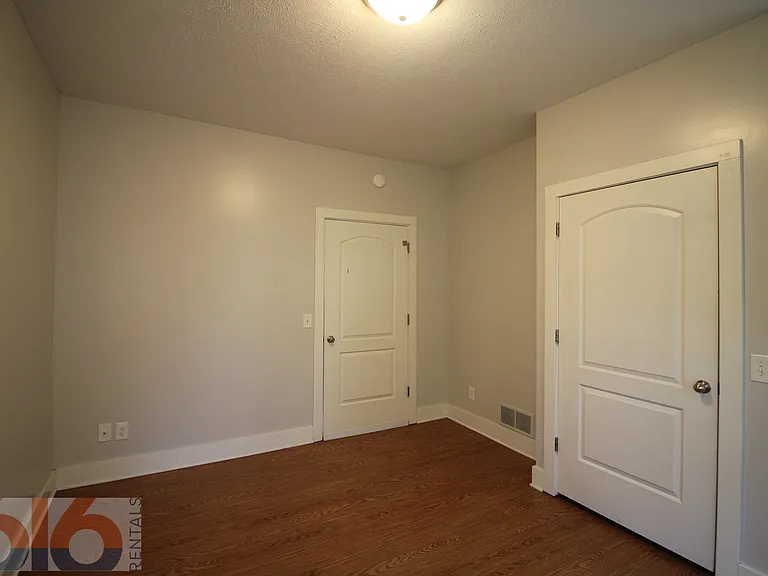 858 Dayton St SW — Photo 11