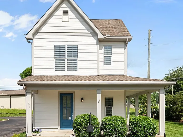 700 Cottage Park Dr — Photo 2