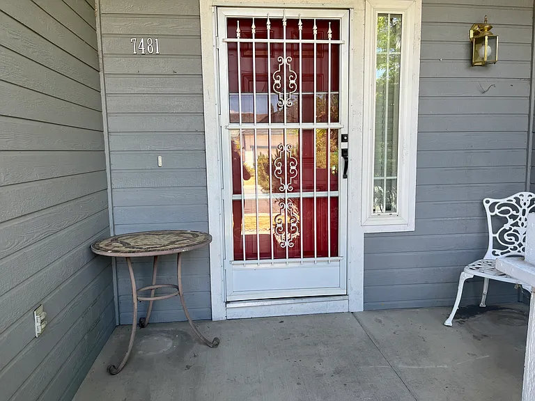 7481 Celeste Dr — Photo 25