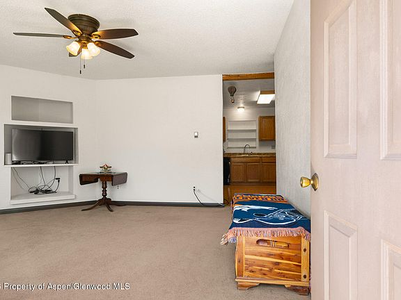 3rd image of 271 Remington St
