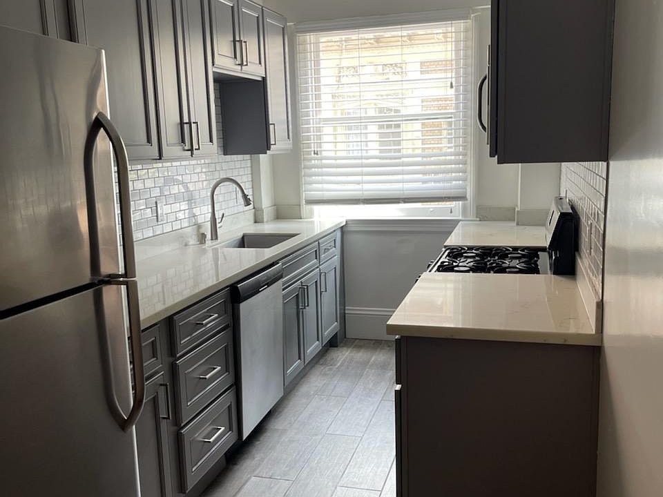 1st image of 1000 Powell St APT 43